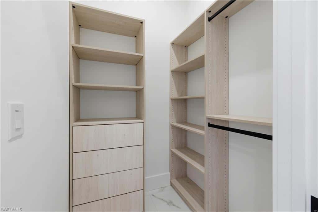 1031 1st Ter, Cape Coral, photo 31