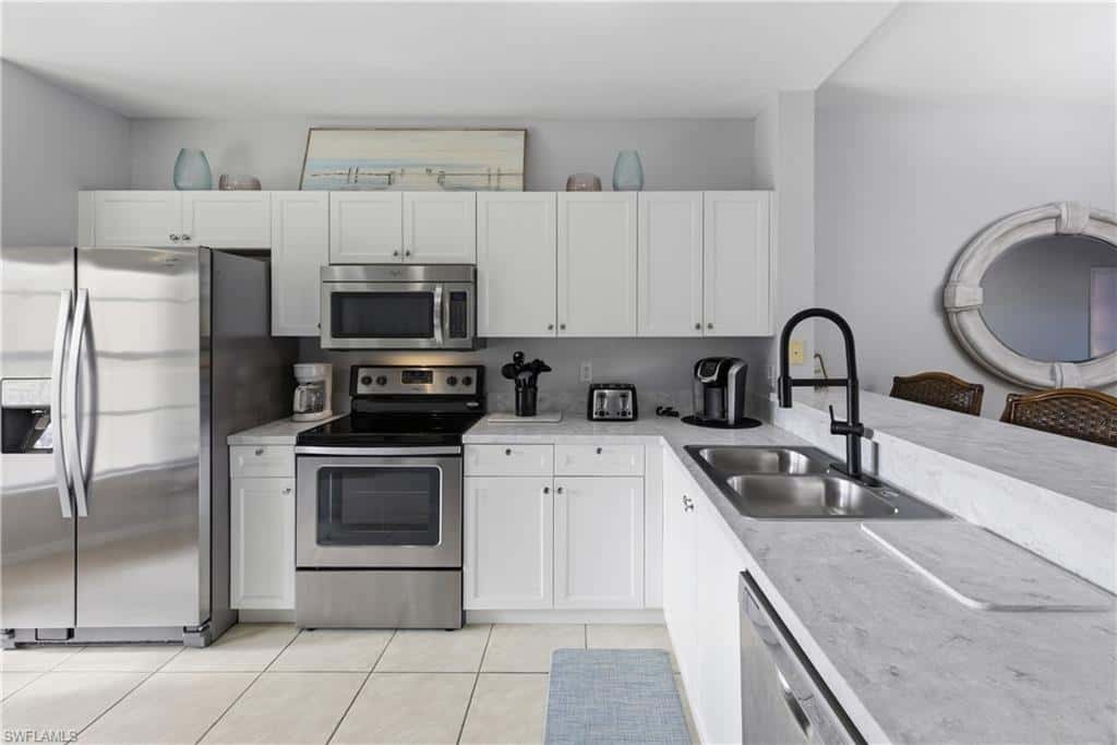 9175 Celeste Dr #204, Naples, photo 6