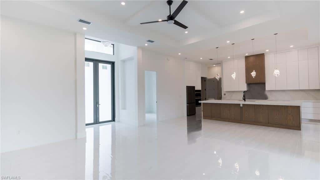 649 Golden Gate Blvd, Naples, photo 6