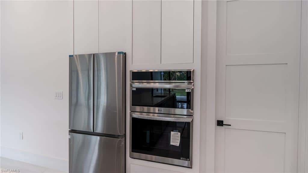 649 Golden Gate Blvd, Naples, photo 12