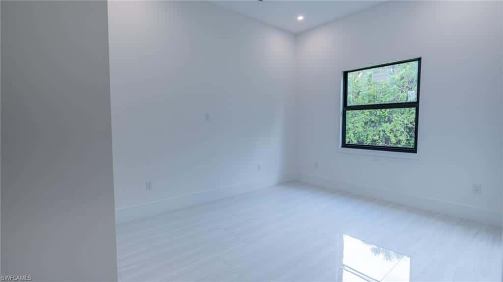 649 Golden Gate Blvd, Naples, photo 26