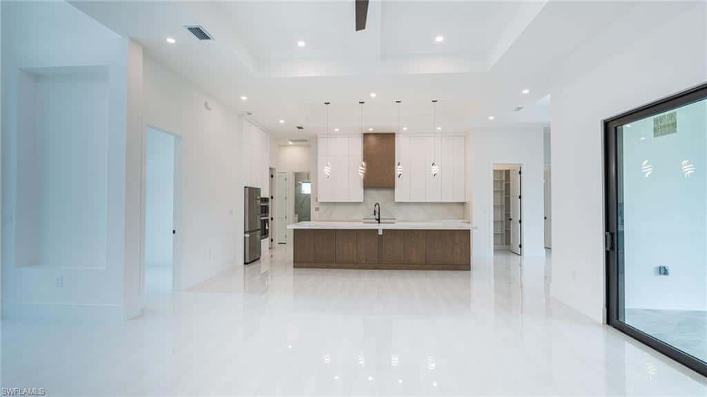 649 Golden Gate Blvd, Naples, photo 5