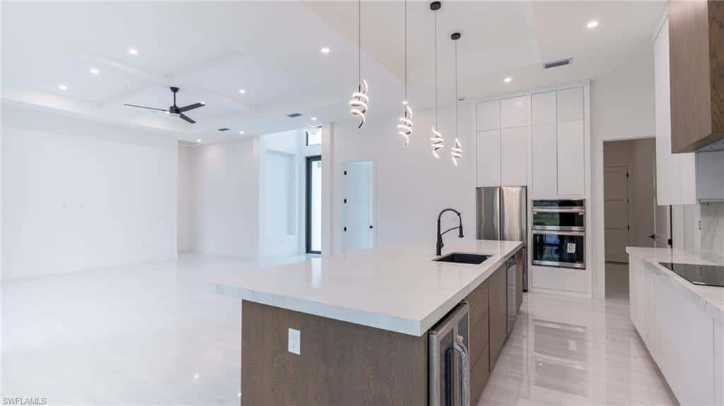 649 Golden Gate Blvd, Naples, photo 9