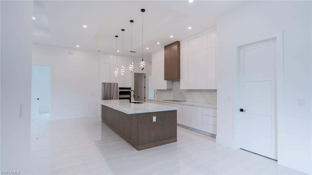 649 Golden Gate Blvd, Naples, photo 8