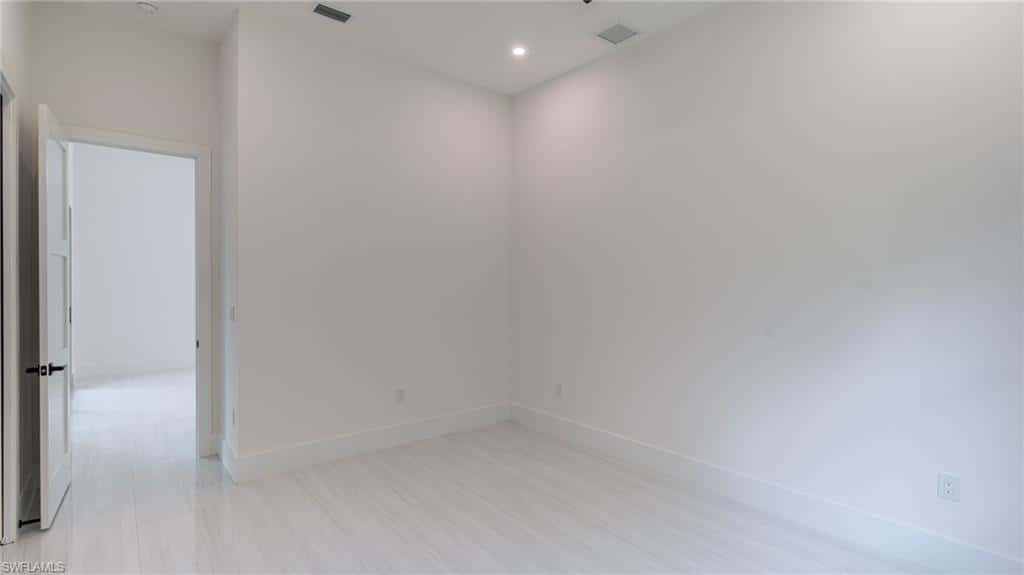 649 Golden Gate Blvd, Naples, photo 21