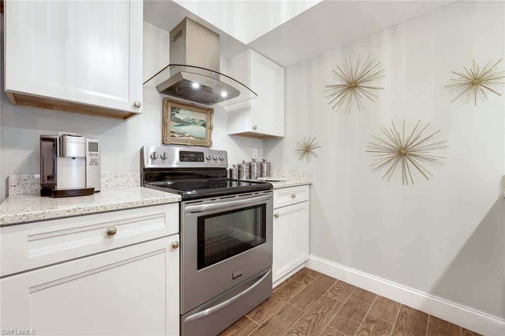 5817 Glencove Dr #402, Naples, photo 9