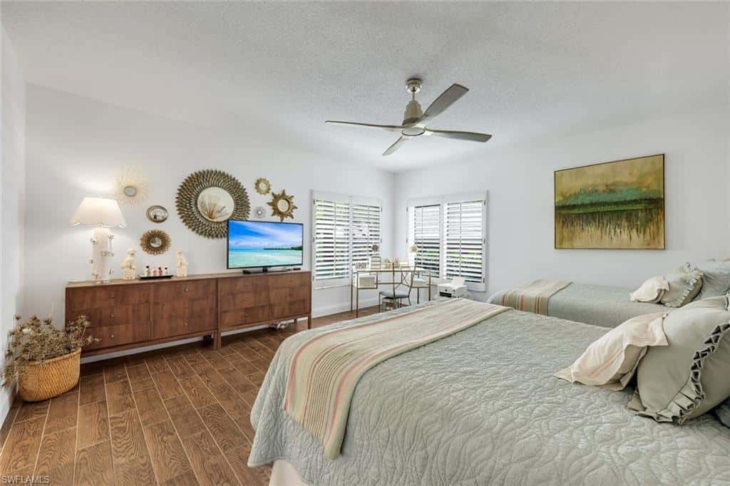 5817 Glencove Dr #402, Naples, photo 39