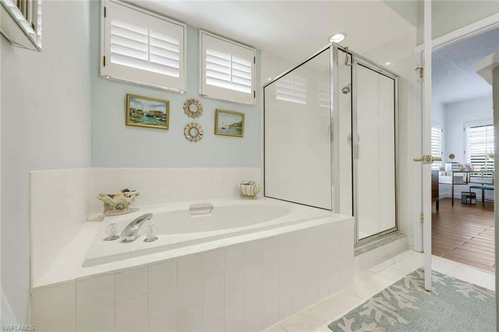 5817 Glencove Dr #402, Naples, photo 21