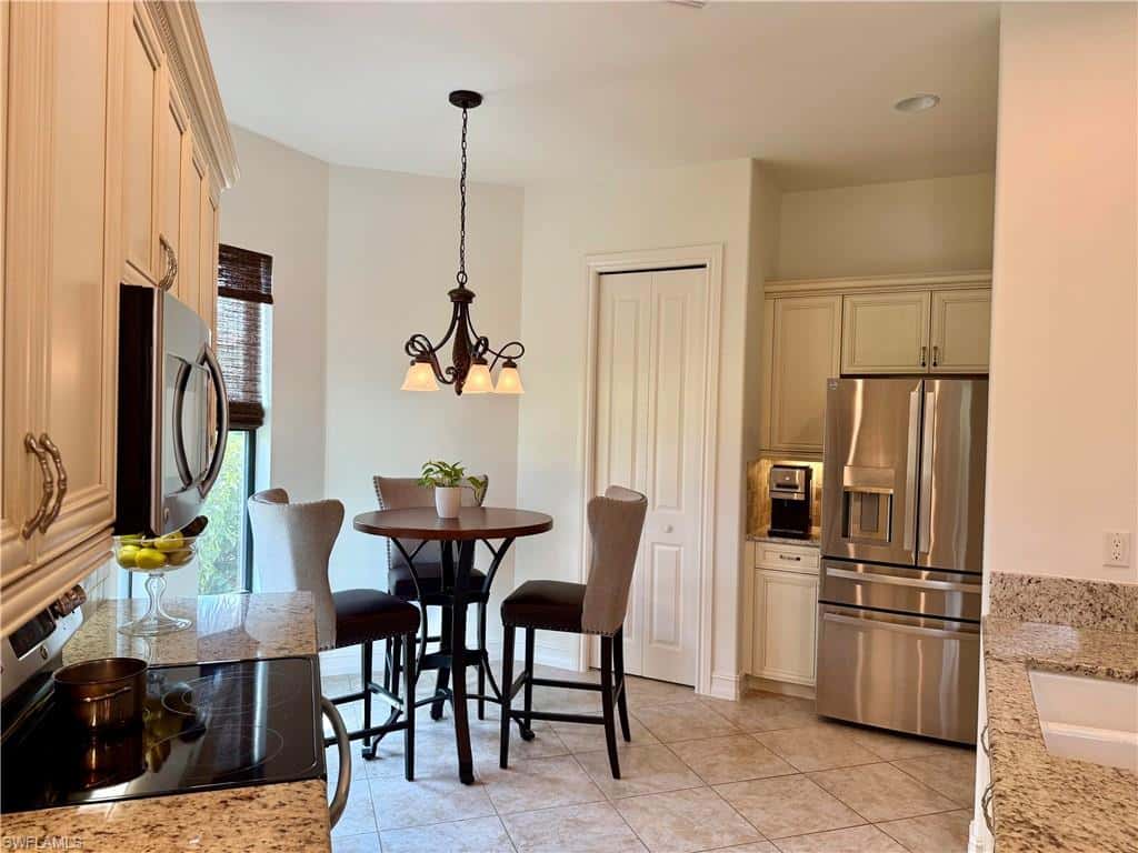 7476 Moorgate Point Way, Naples, photo 6