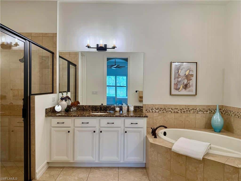 7476 Moorgate Point Way, Naples, photo 9