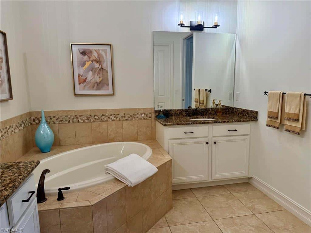 7476 Moorgate Point Way, Naples, photo 8