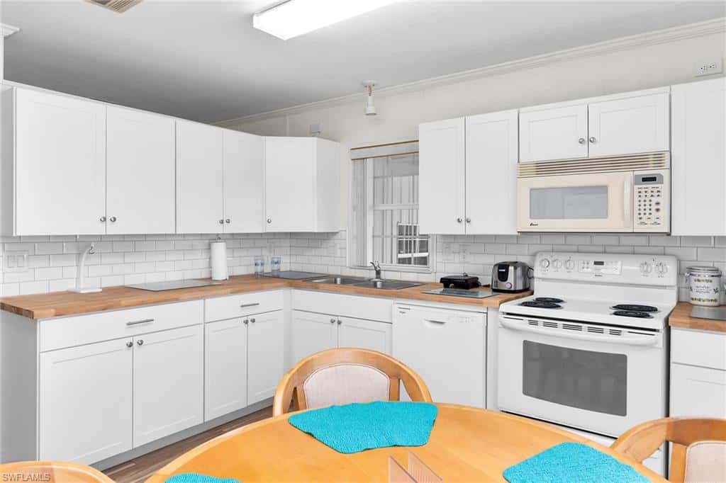 33 Monaco Ter, Naples, photo 9