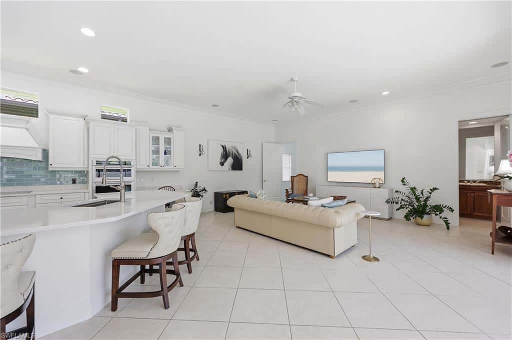 2844 Coco Lakes Dr, Naples, photo 5