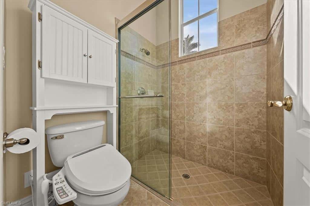 8593 Bellagio Dr, Naples, photo 23