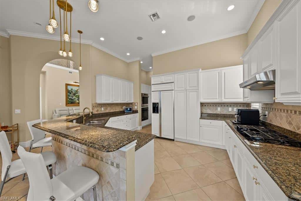 8593 Bellagio Dr, Naples, photo 6