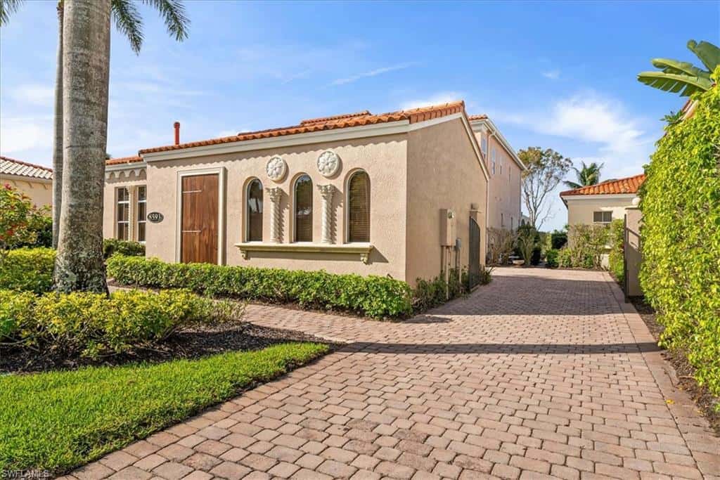 8593 Bellagio Dr, Naples, photo 47
