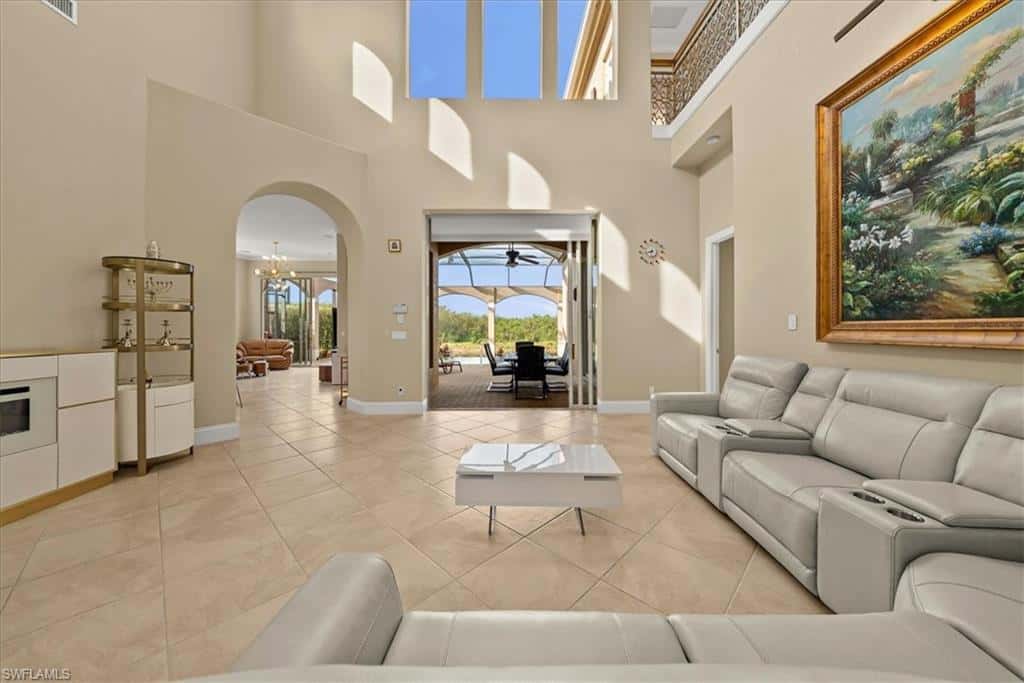 8593 Bellagio Dr, Naples, photo 32