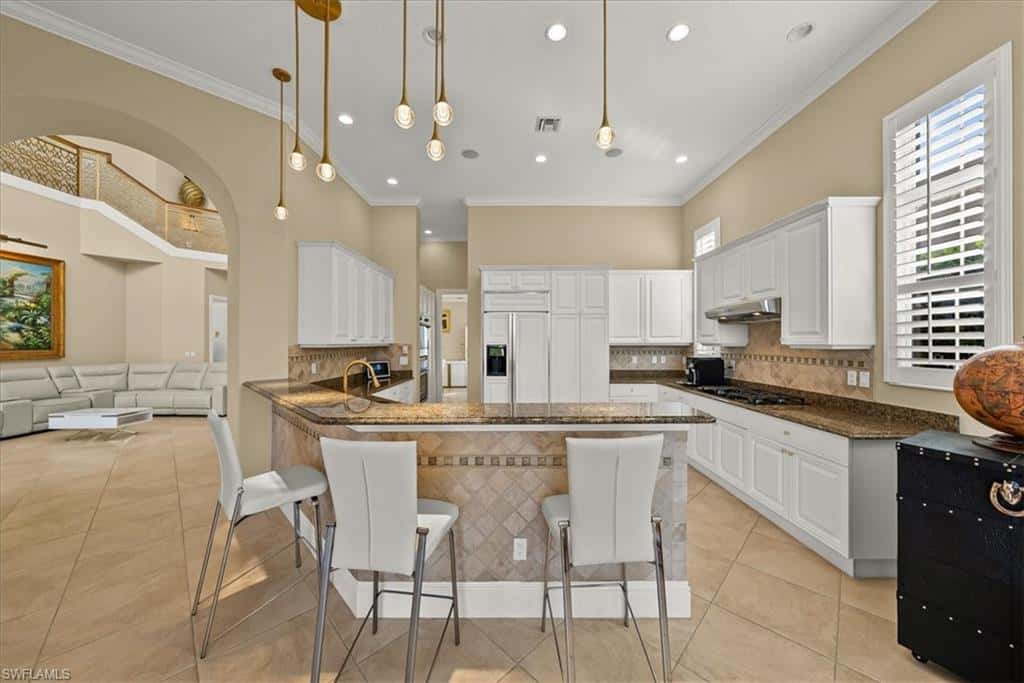 8593 Bellagio Dr, Naples, photo 9