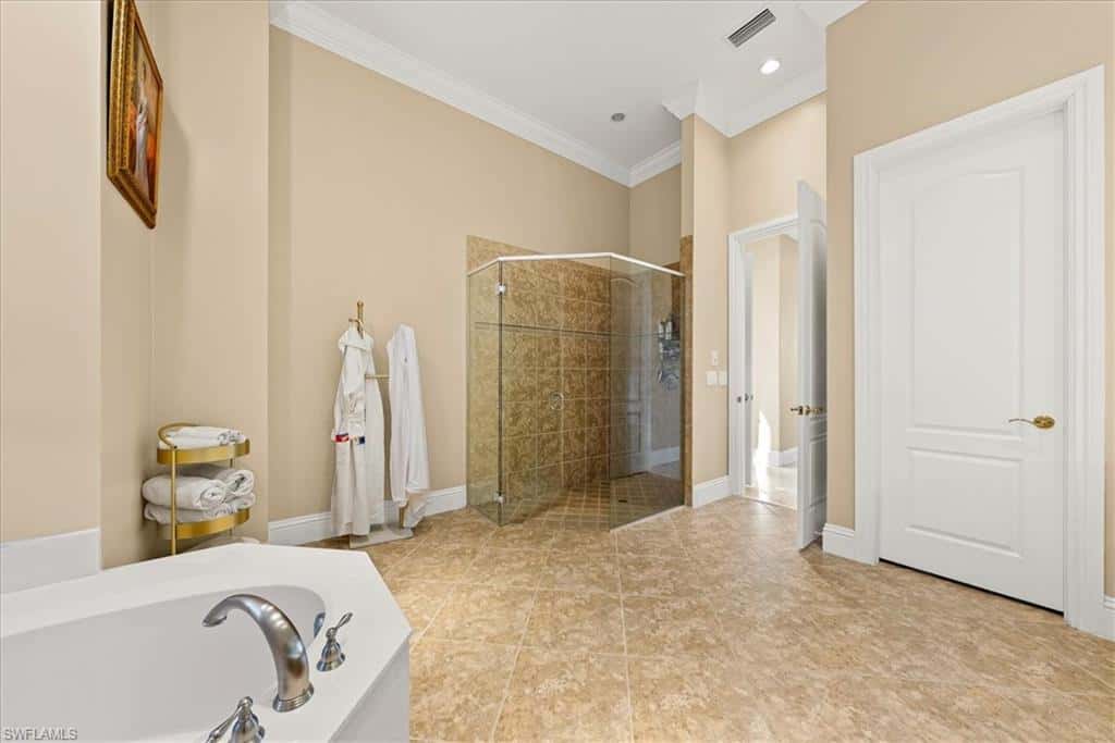 8593 Bellagio Dr, Naples, photo 19