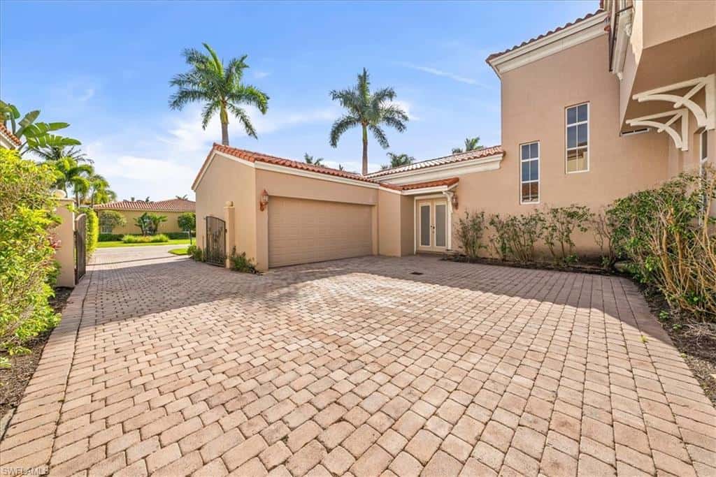 8593 Bellagio Dr, Naples, photo 44