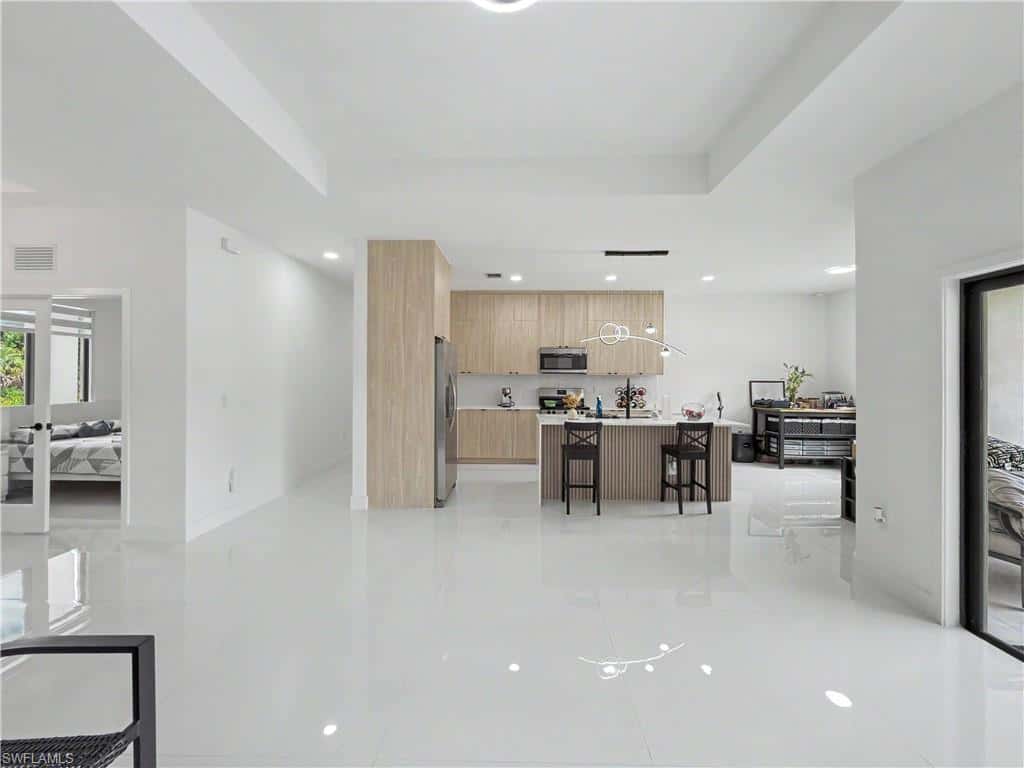 402 Thompson Ave, Lehigh Acres, photo 10