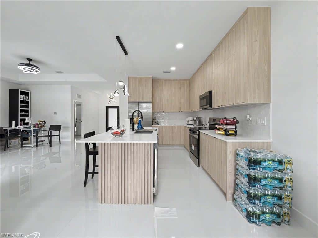 402 Thompson Ave, Lehigh Acres, photo 14