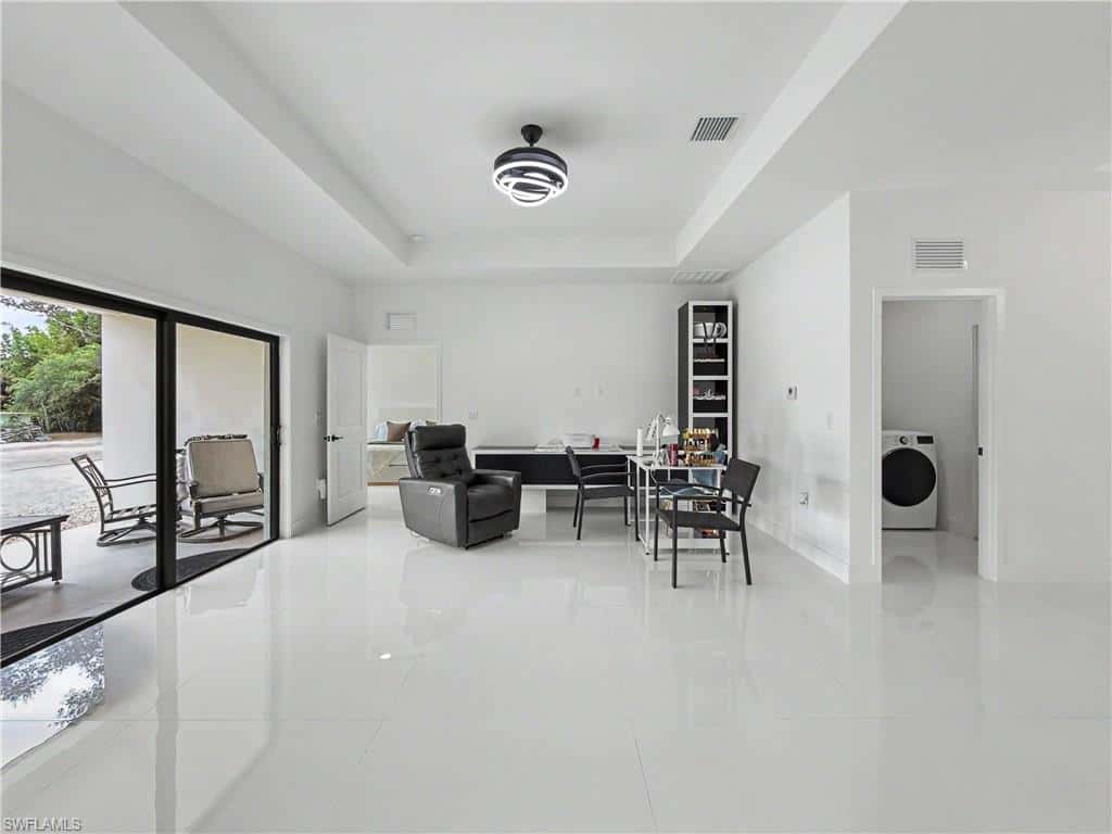 402 Thompson Ave, Lehigh Acres, photo 15
