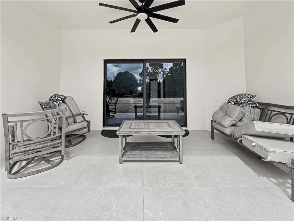 402 Thompson Ave, Lehigh Acres, photo 29