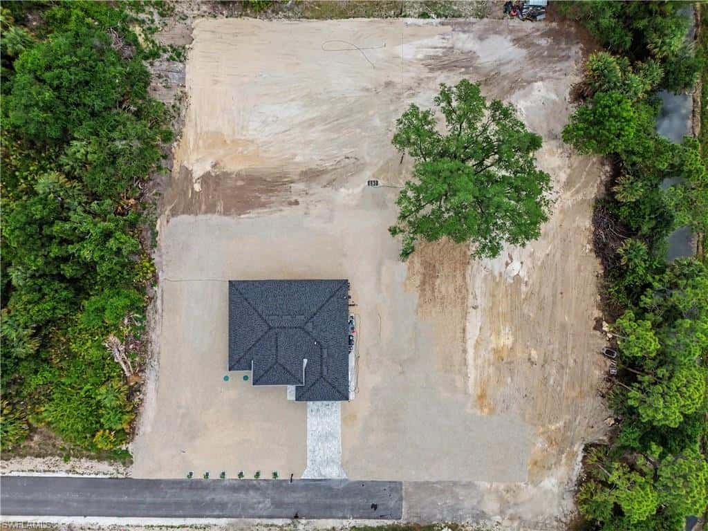 402 Thompson Ave, Lehigh Acres, photo 4