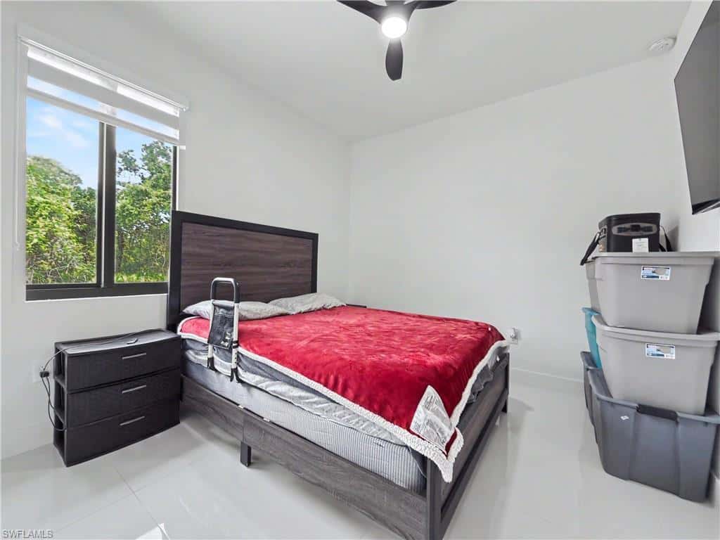 402 Thompson Ave, Lehigh Acres, photo 25