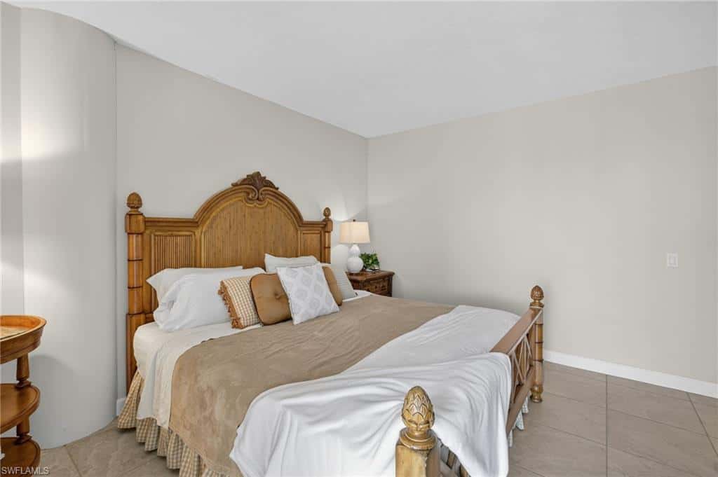 4041 Gulf Shore Blvd #1807, Naples, photo 32