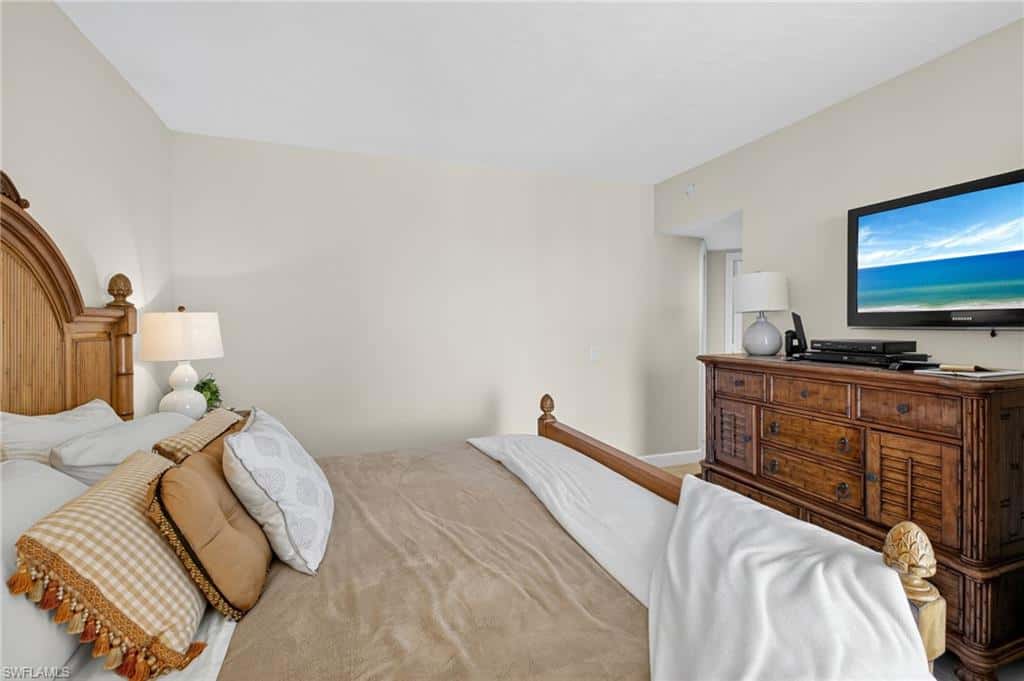 4041 Gulf Shore Blvd #1807, Naples, photo 33