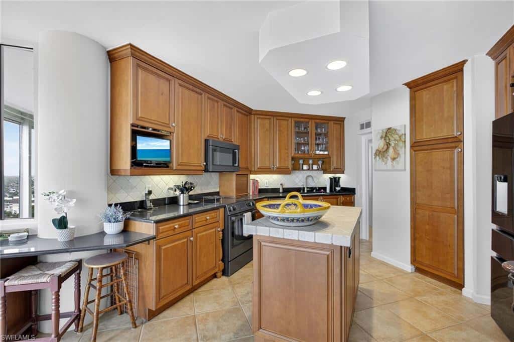 4041 Gulf Shore Blvd #1807, Naples, photo 8