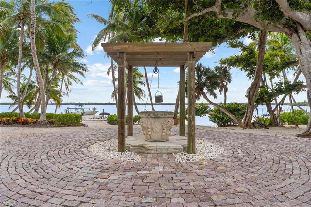 X Burgess Island, Bokeelia, photo 29