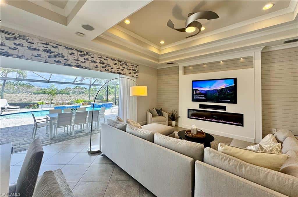 6466 Warwick Ave, Naples, photo 9