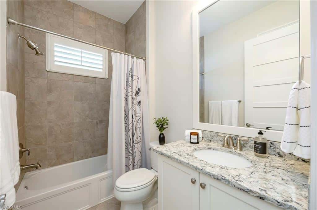 6466 Warwick Ave, Naples, photo 18