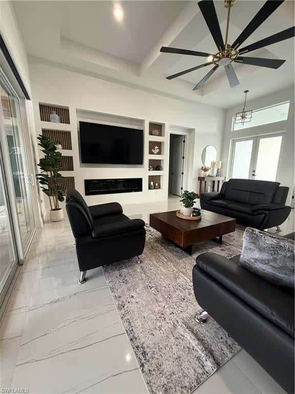 335 31st Pl, Cape Coral, photo 9