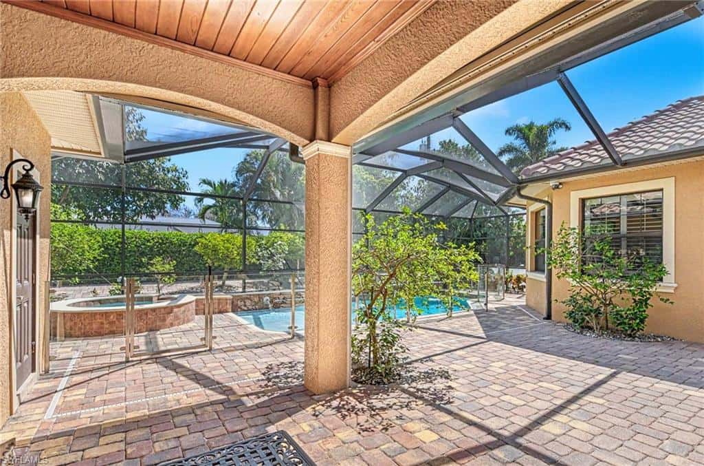 672 Fairway Ter, Naples, photo 27