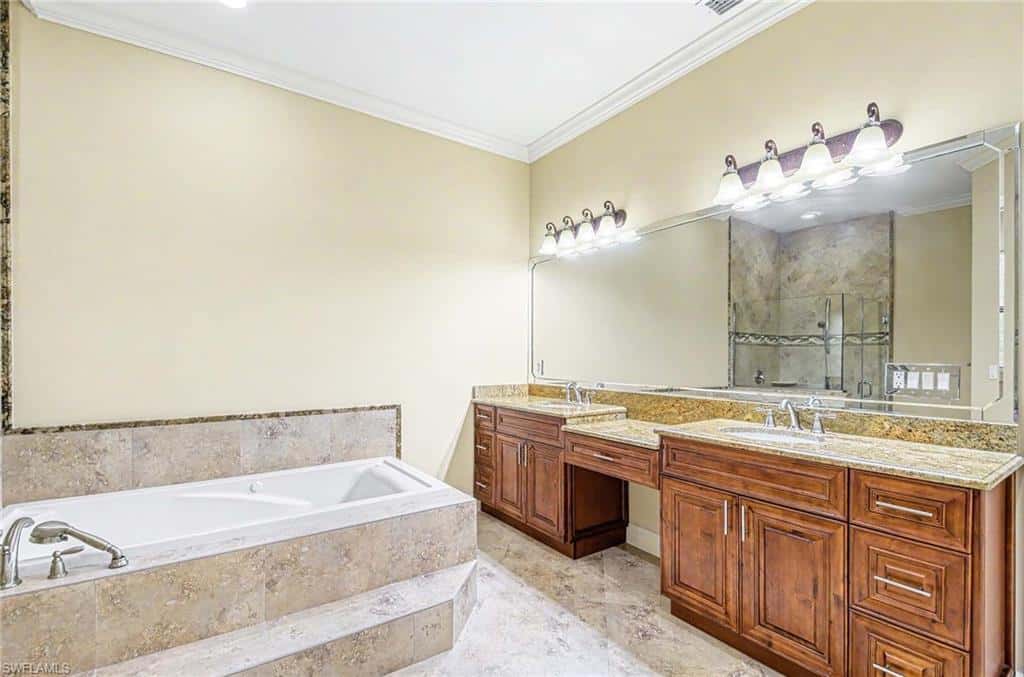 672 Fairway Ter, Naples, photo 12