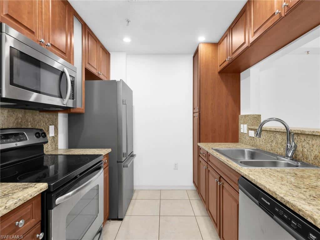 23501 Alamanda Dr #102, Estero, photo 9