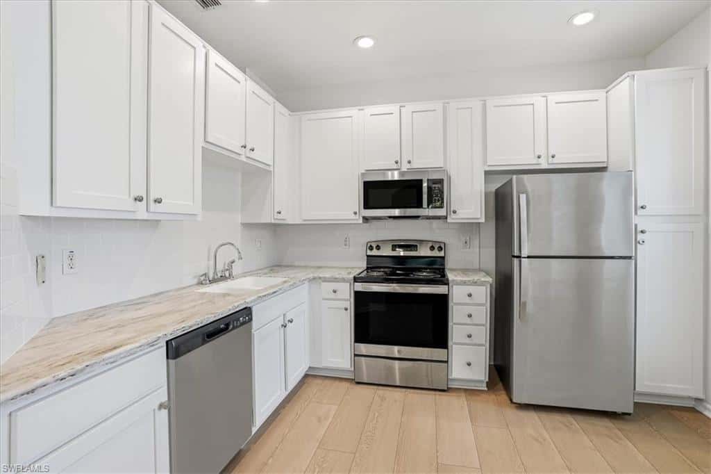 7550 Meadow Lakes Dr #4701, Naples, photo 8