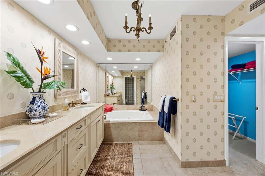 4651 Gulf Shore Blvd #205, Naples, photo 18