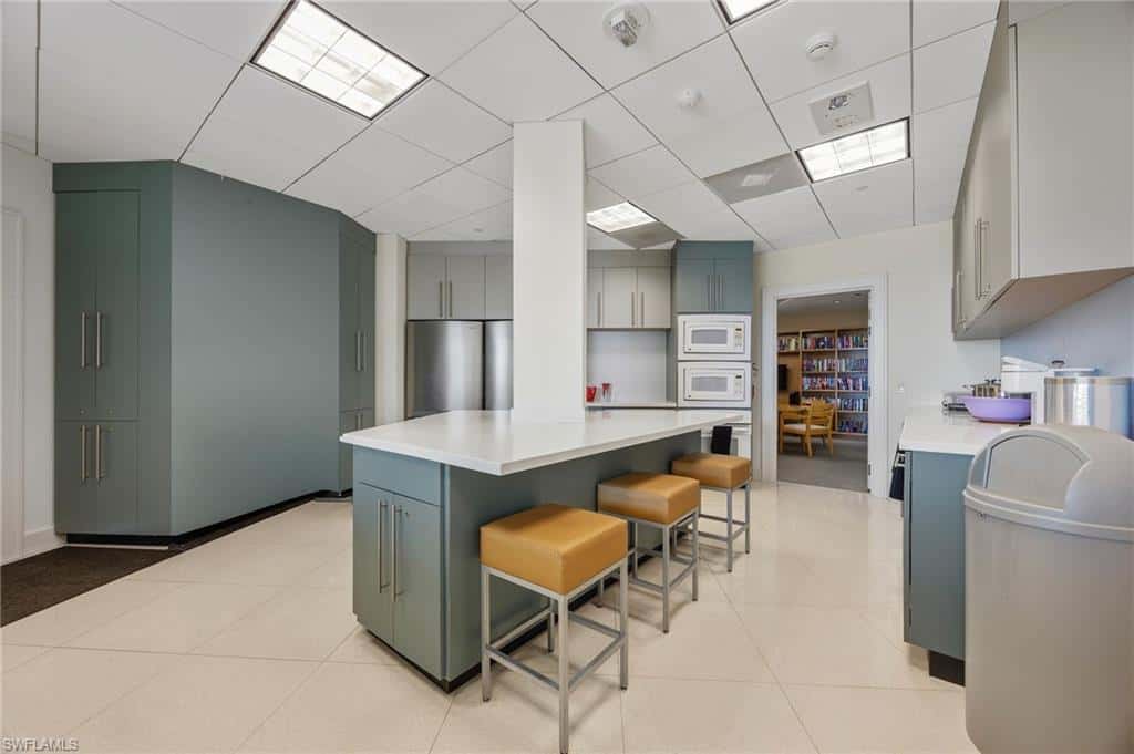 4651 Gulf Shore Blvd #205, Naples, photo 40