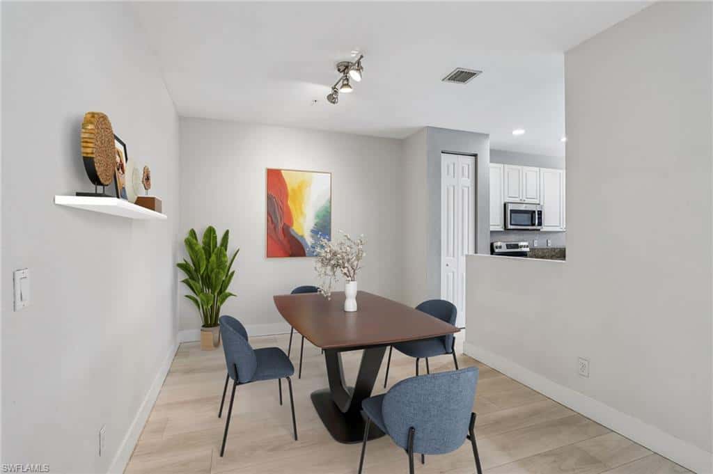 1410 Mariposa Cir #102, Naples, photo 5