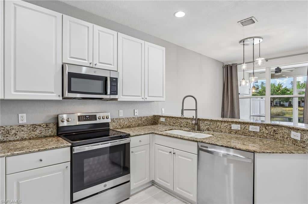 1410 Mariposa Cir #102, Naples, photo 8