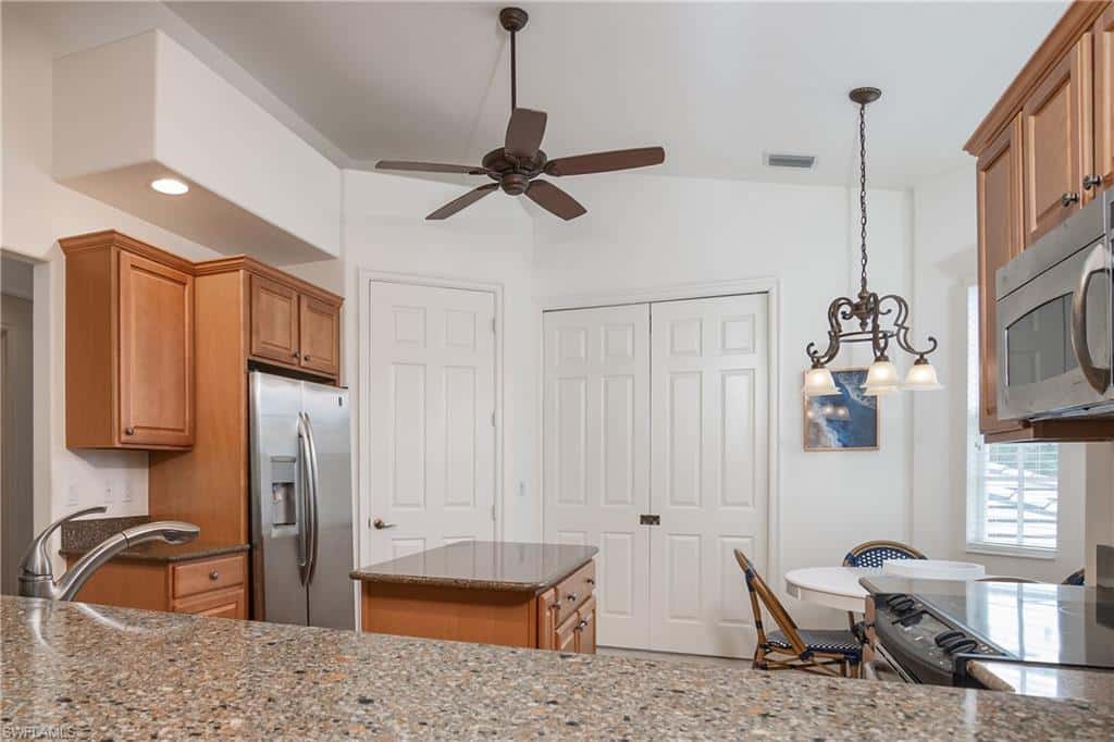 7845 Hawthorne Dr #903, Naples, photo 9