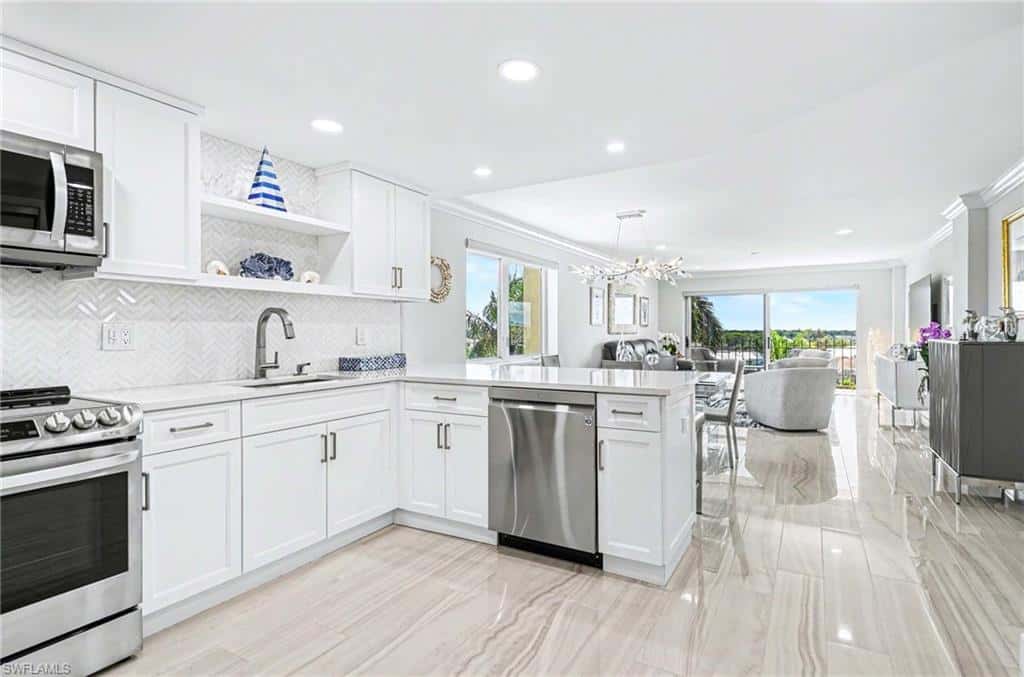 2150 Gulf Shore Blvd #605, Naples, photo 13