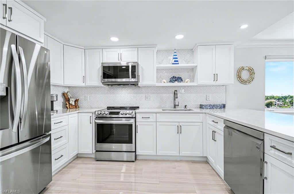 2150 Gulf Shore Blvd #605, Naples, photo 12