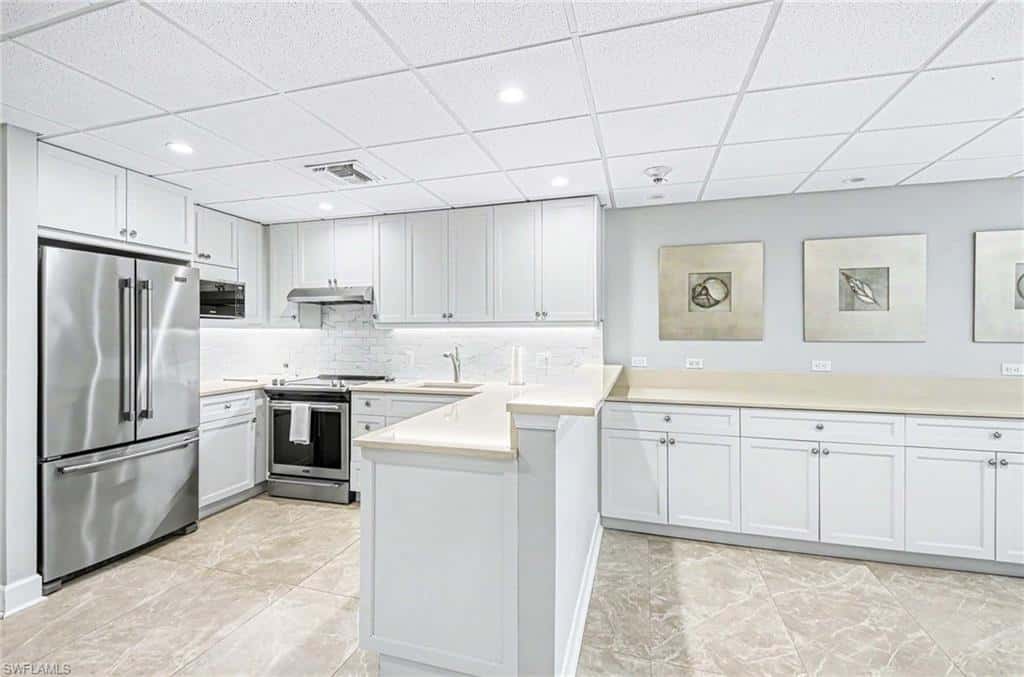 2150 Gulf Shore Blvd #605, Naples, photo 34