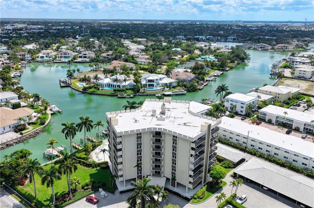 2150 Gulf Shore Blvd #605, Naples, photo 40
